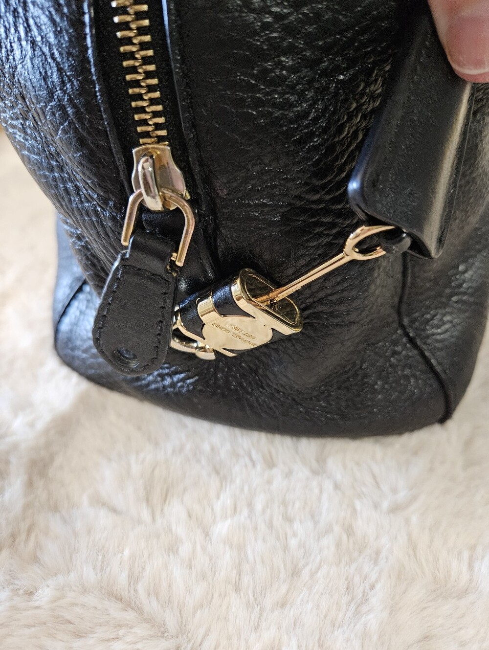 EUC MK Kirby Black Pebble Leather Women’s Satchel with Gold Hardware And Dustbag - Picture 4 of 15